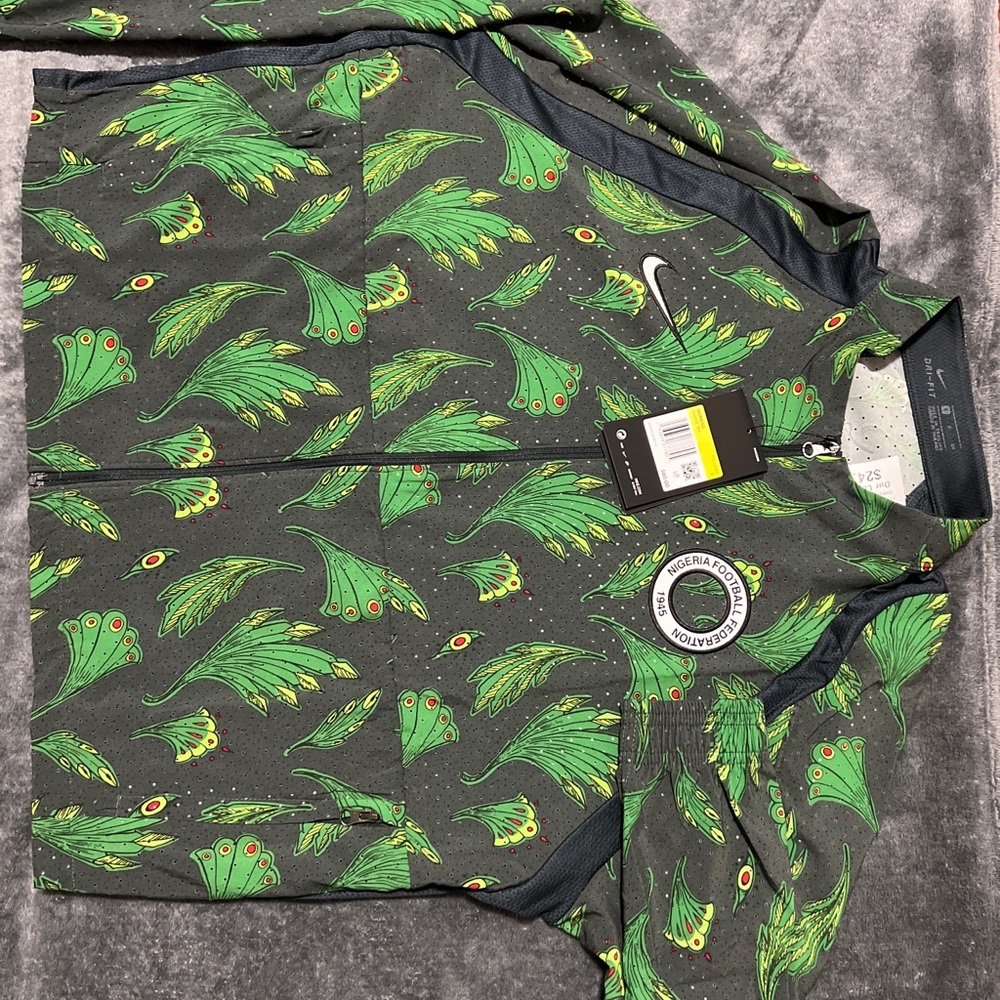 Brand New ‘ Nike Nigeria Womens Jackets